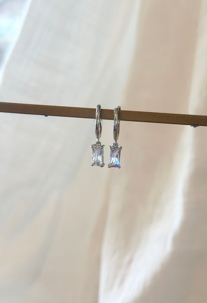 Simple CZ Huggies